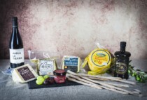 Foto de Lote de Ibéricos Y Queso Manchego cestas lotes de Navidad