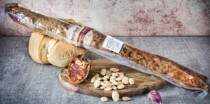 Foto de Chorizo Ibérico De Bellota con almendras fritas