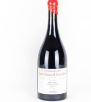 Foto de Jose Manuel Corrales Crianza botella de mejor vino de España 2019