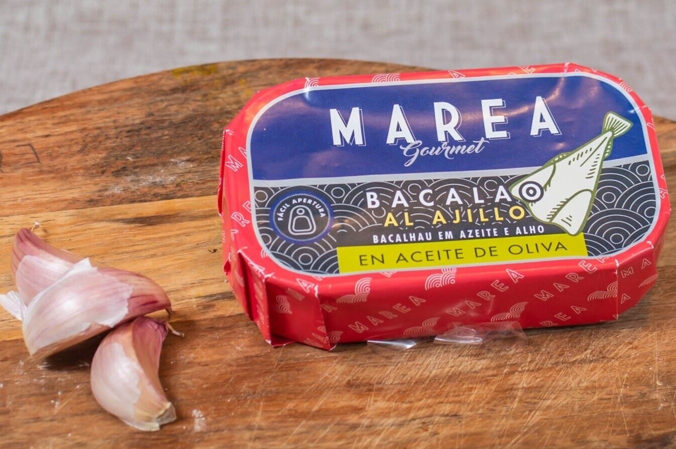 Cod in garlic photo of conserva