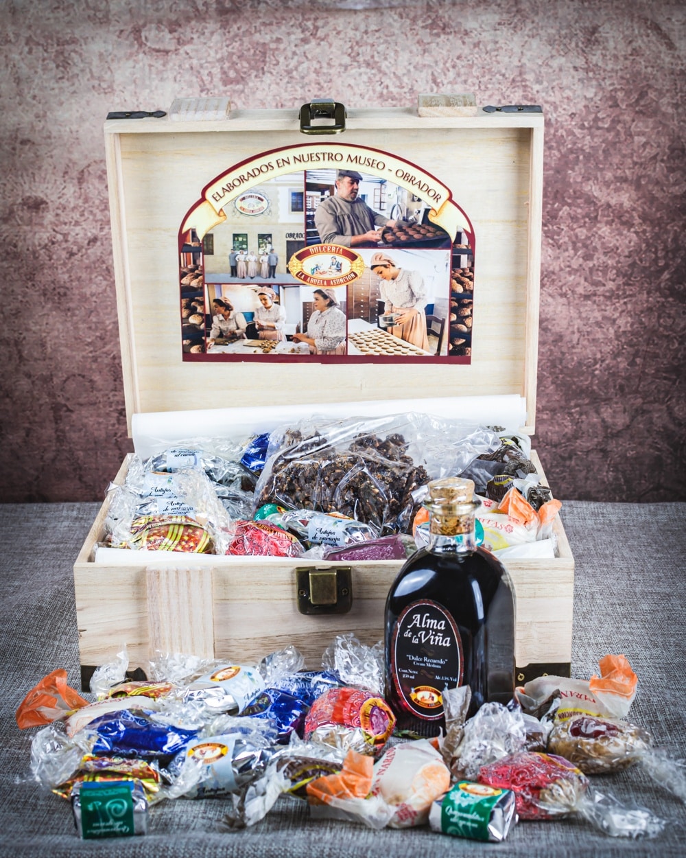 Christams Wooden box of Grandmother Sweets by Abuela Asunción photo